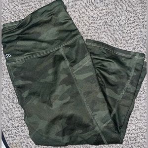 Capri workout leggings